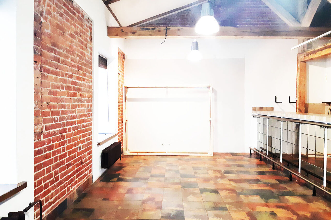 Арендовать Просторный двухэтажный лофт