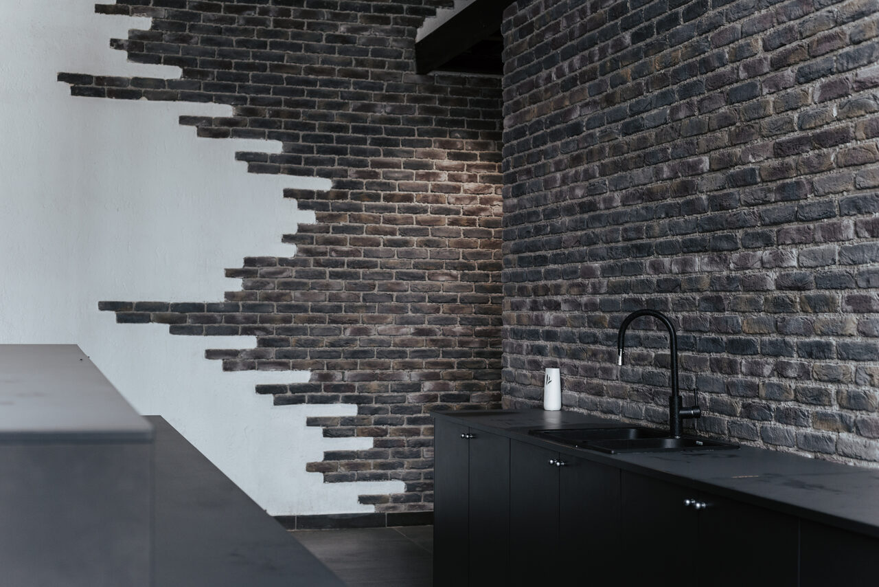 Арендовать Лофт с окнами в пол 