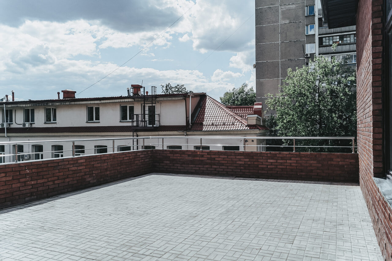 Арендовать Белый лофт с верандой