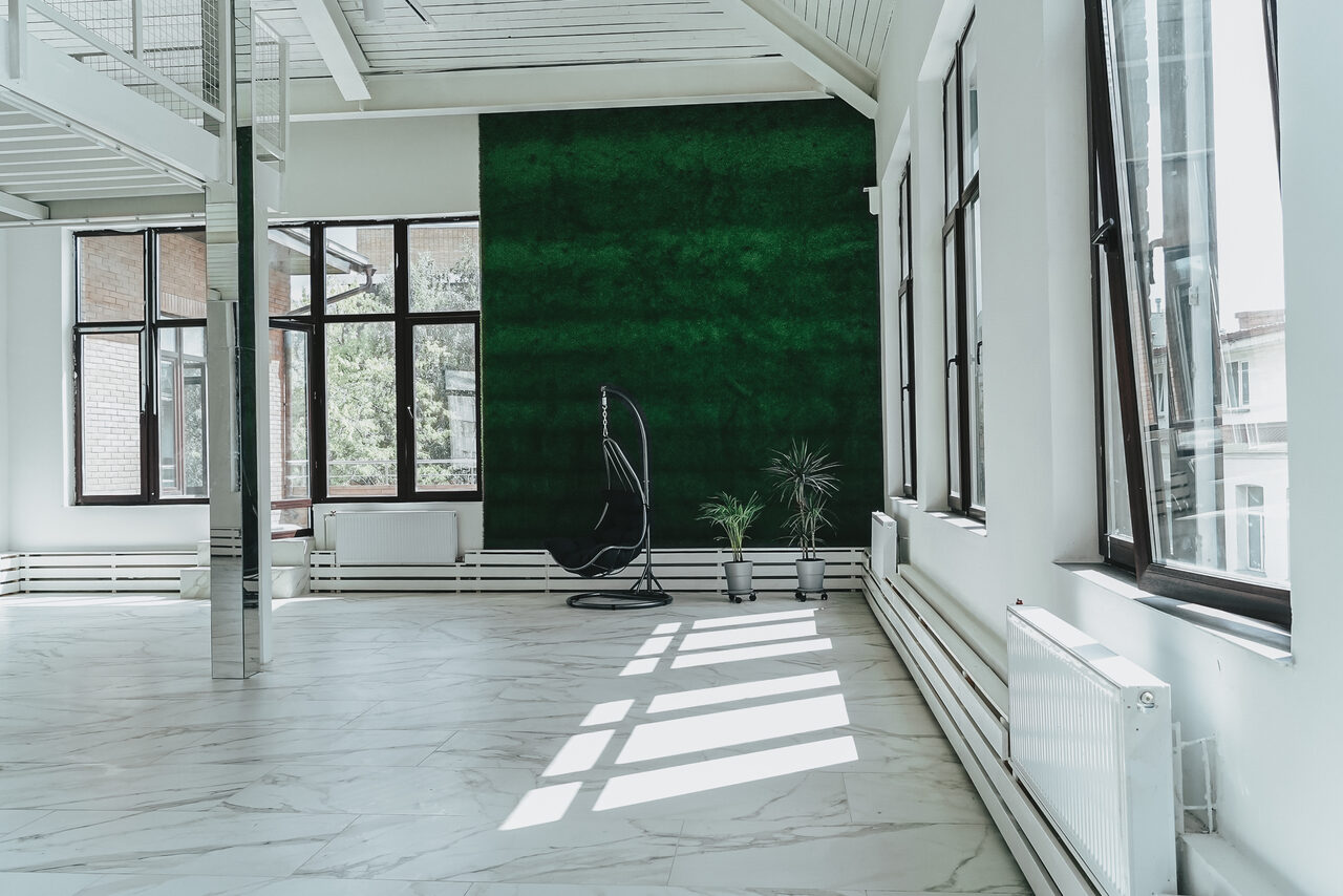 Арендовать Белый лофт с верандой