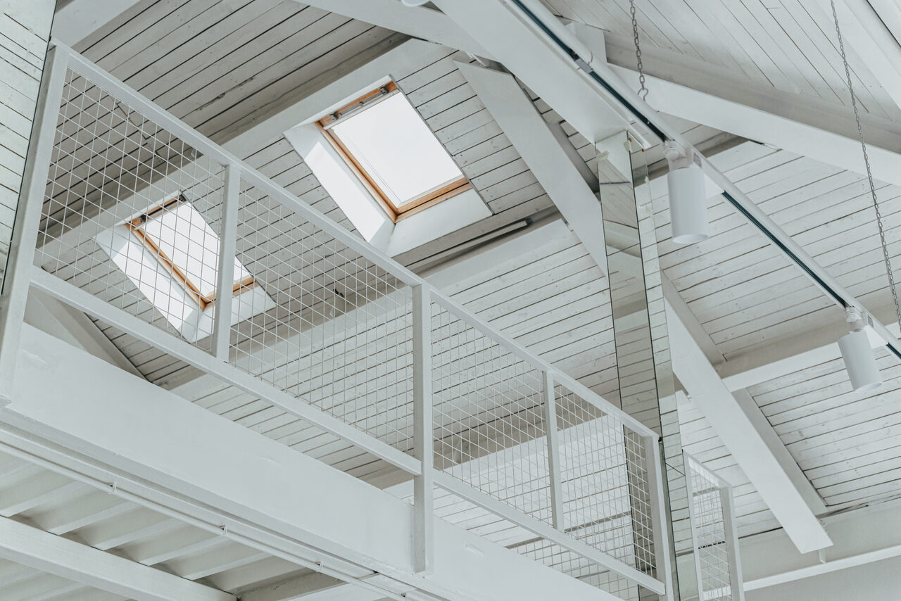 Арендовать Белый лофт с верандой