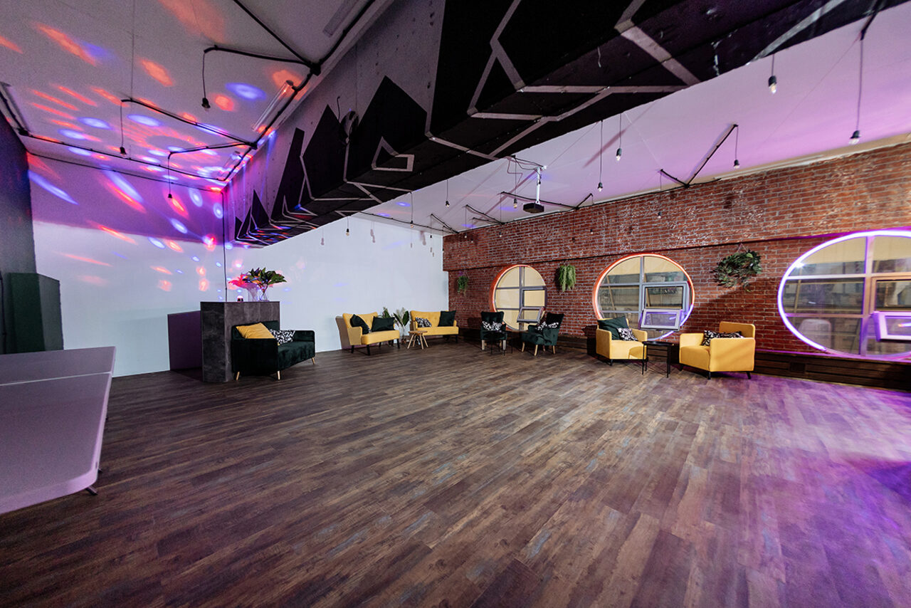 Арендовать Лофт с круглыми окнами