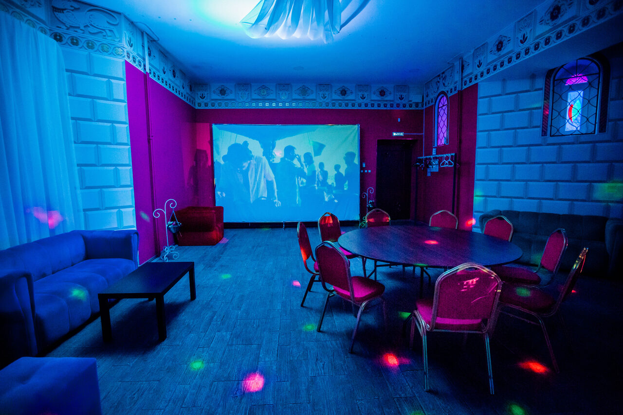 Арендовать Стильный лофт для банкетов и вечеринок