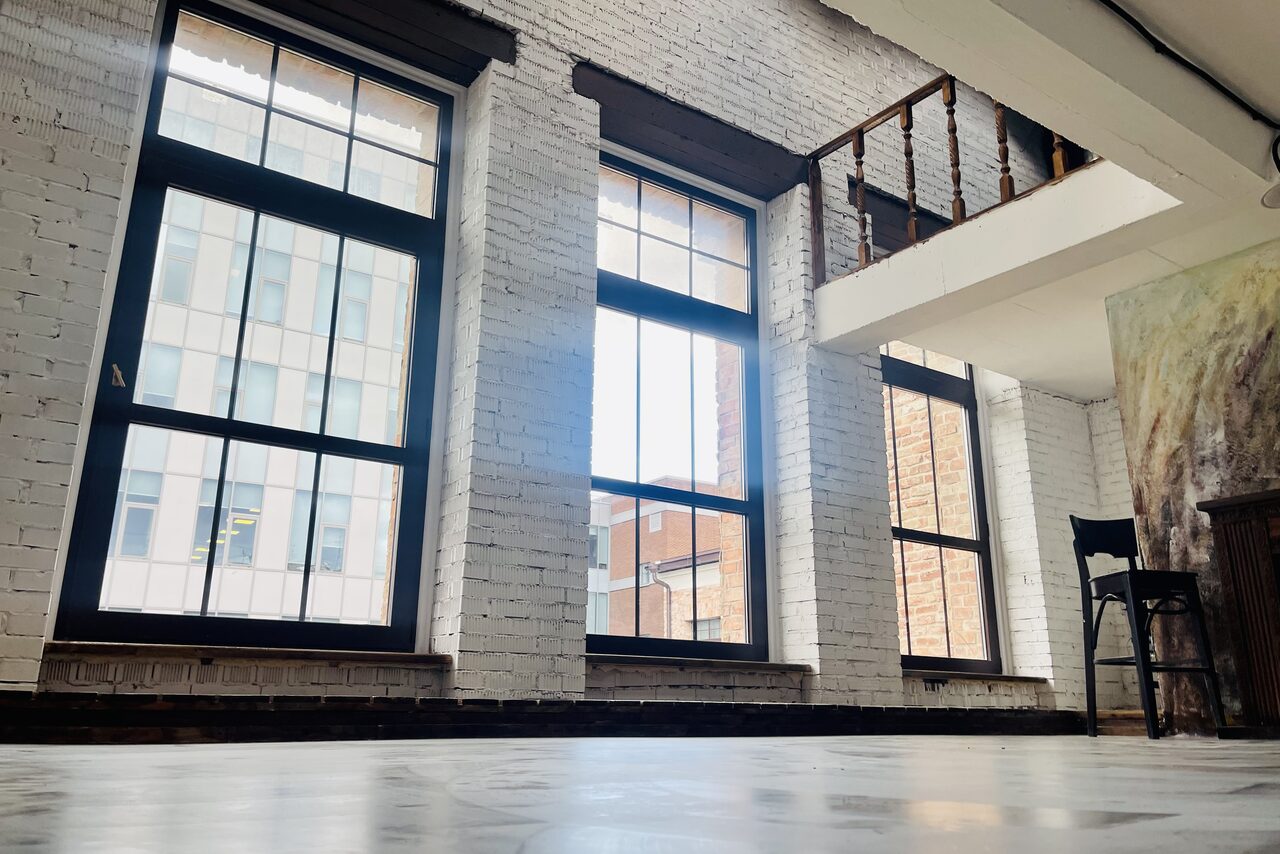 Арендовать Poire Двухэтажный арт-лофт с панорамными окнами 