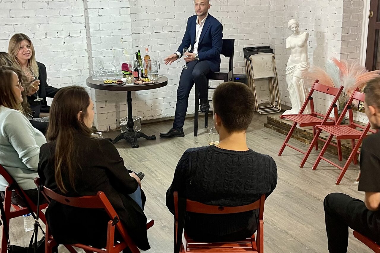 Арендовать Poire Двухэтажный арт-лофт с панорамными окнами 