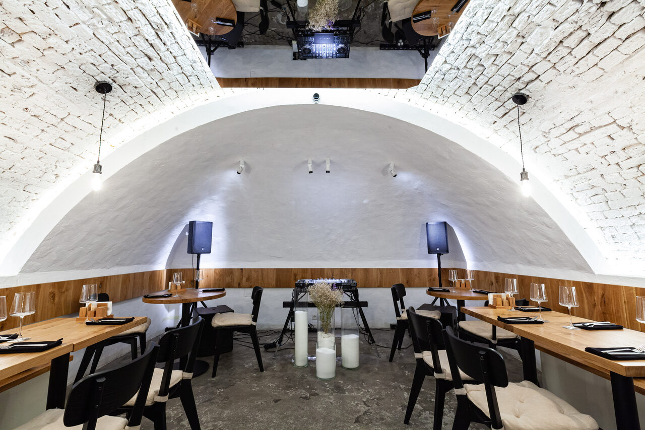 Арендовать Белый лофт в центре Москвы