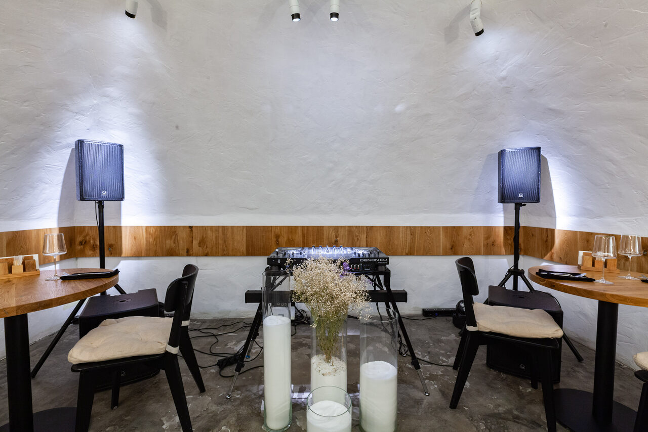 Арендовать Белый лофт в центре Москвы