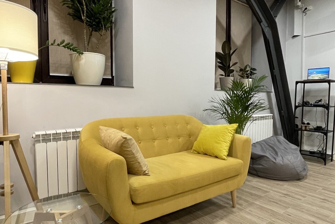 Арендовать Эколофт с мягкими диванами