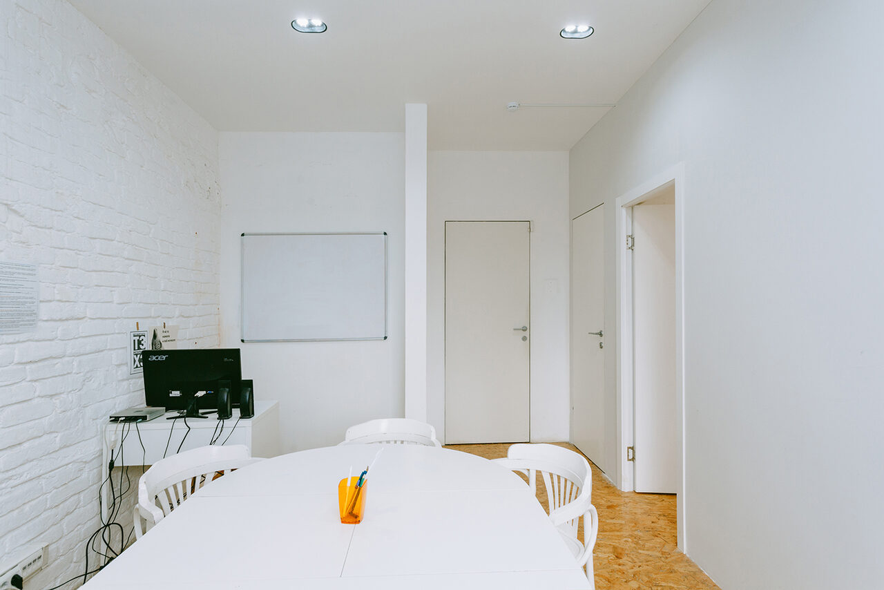 Арендовать Переговорная с маркерной доской