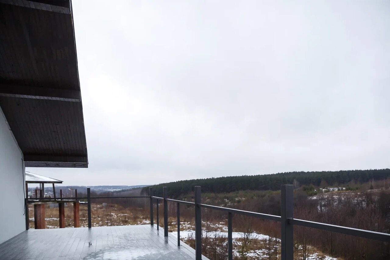 Арендовать Sosтояния Хаус Большой загородный коттедж