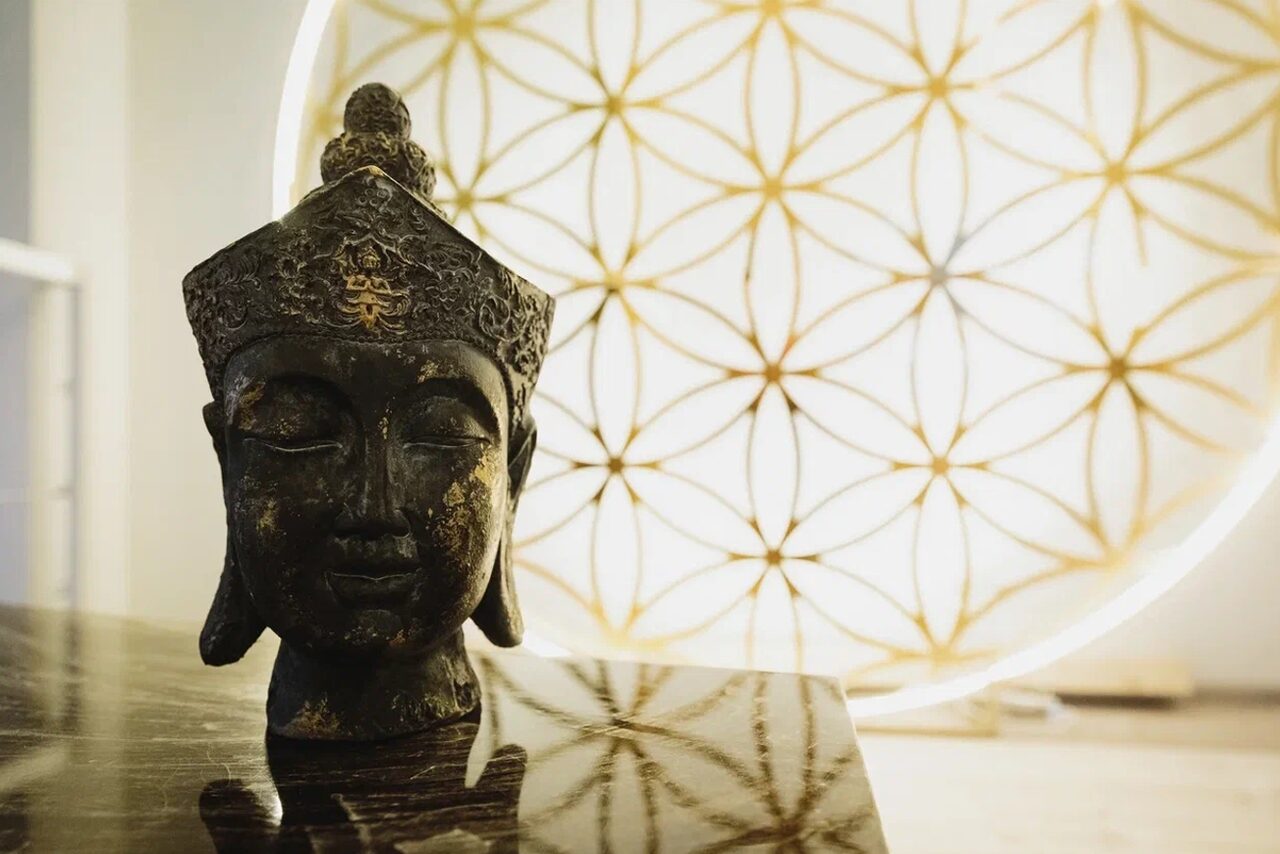 Арендовать Sosтояния Хаус Большой загородный коттедж