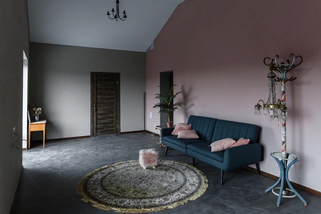 Арендовать Sosтояния Хаус Большой загородный коттедж