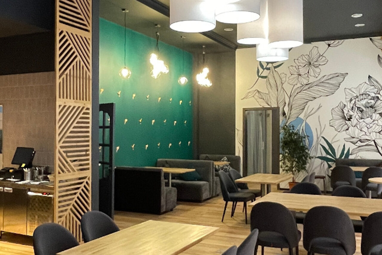 Арендовать Кафе под закрытие с панорамными окнами