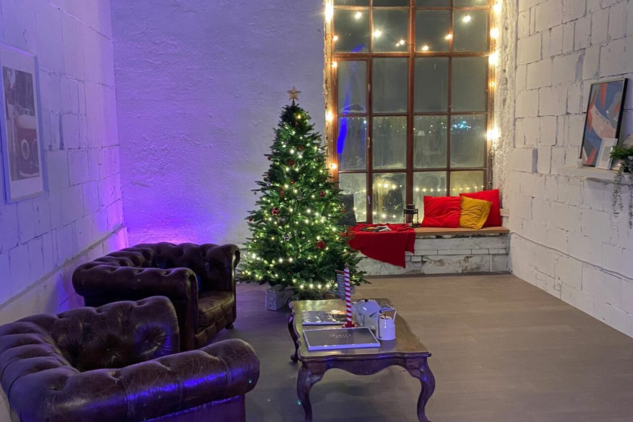 Арендовать Family. Белый лофт для мероприятий 