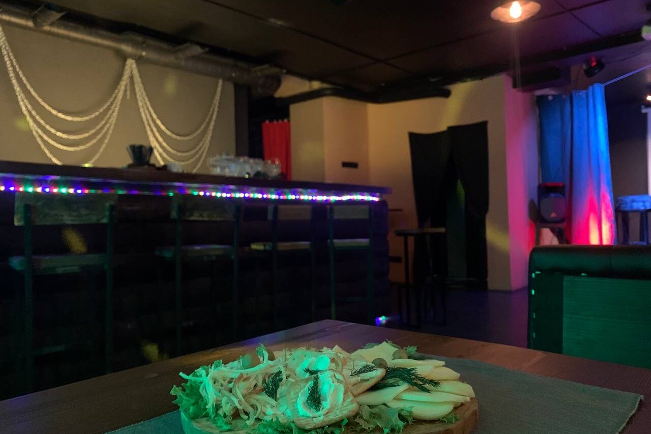 Арендовать Лофт-бар с бесплатным барменом