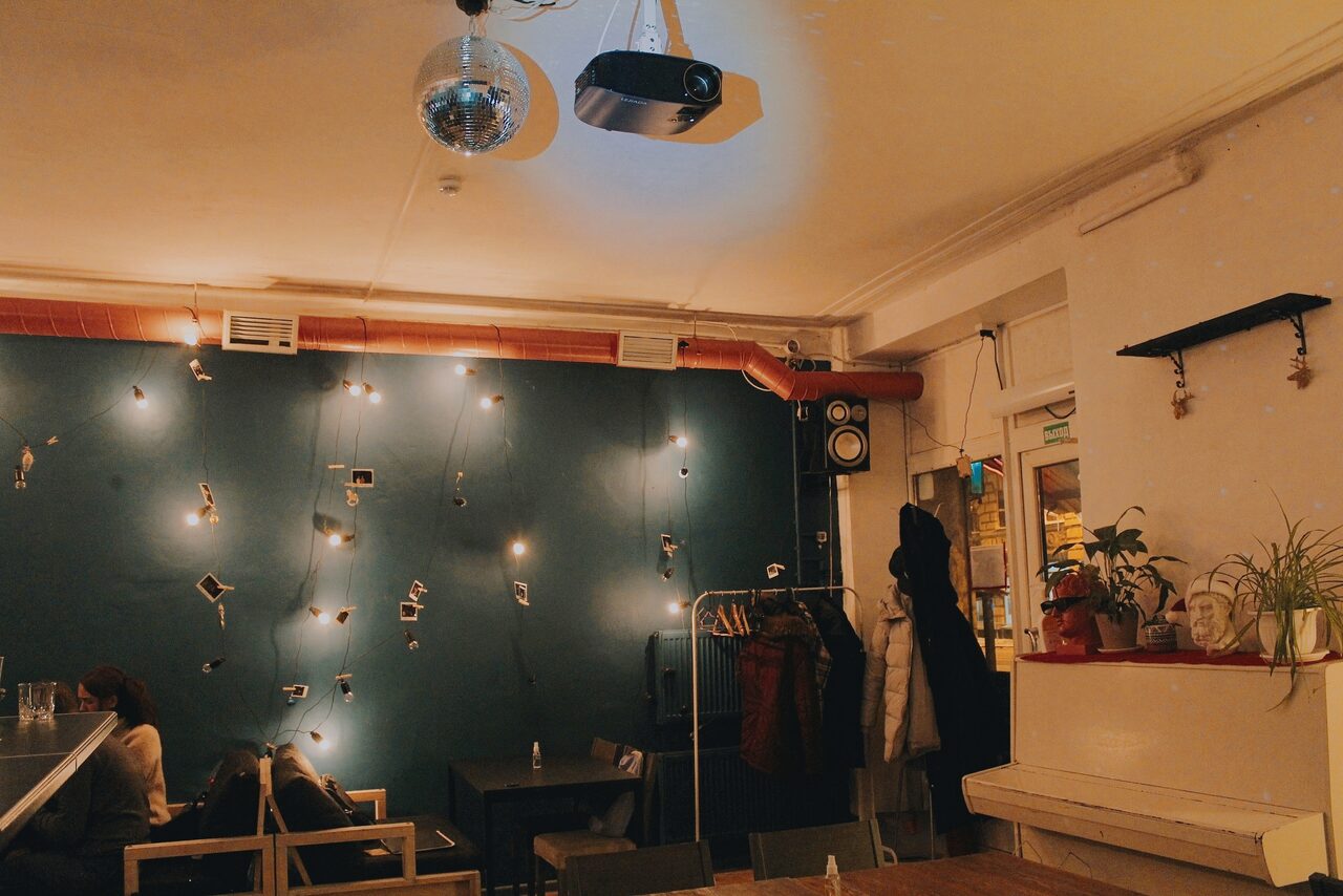 Арендовать Бар под закрытие с панорамным окном