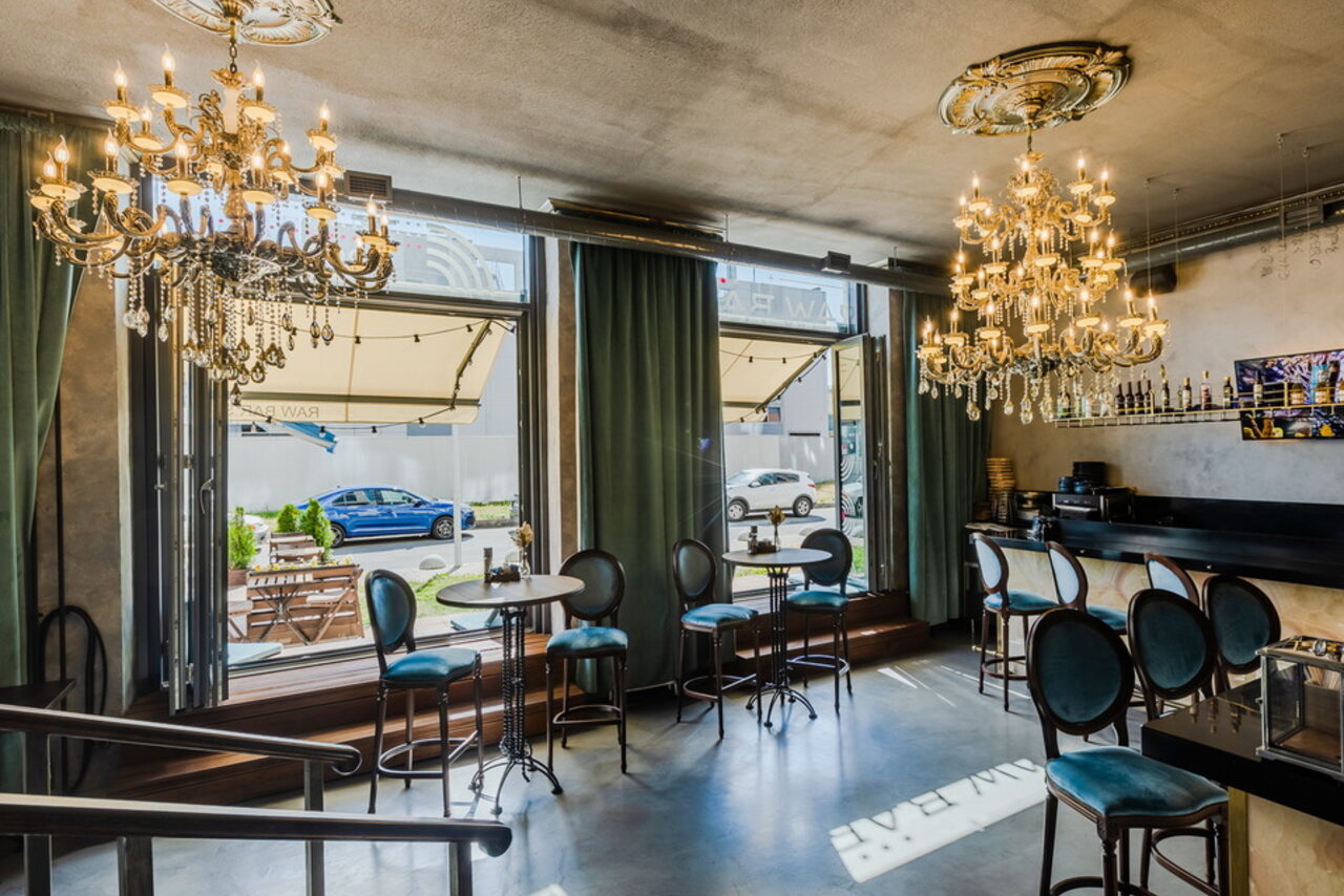 Арендовать RAW BAR Просторный лофт на Петроградской