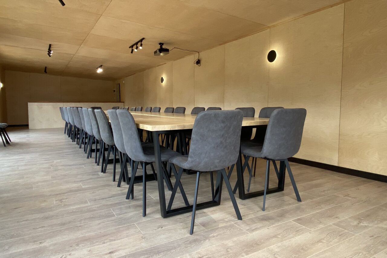 Арендовать Курголовский Берег Беседка на берегу озера