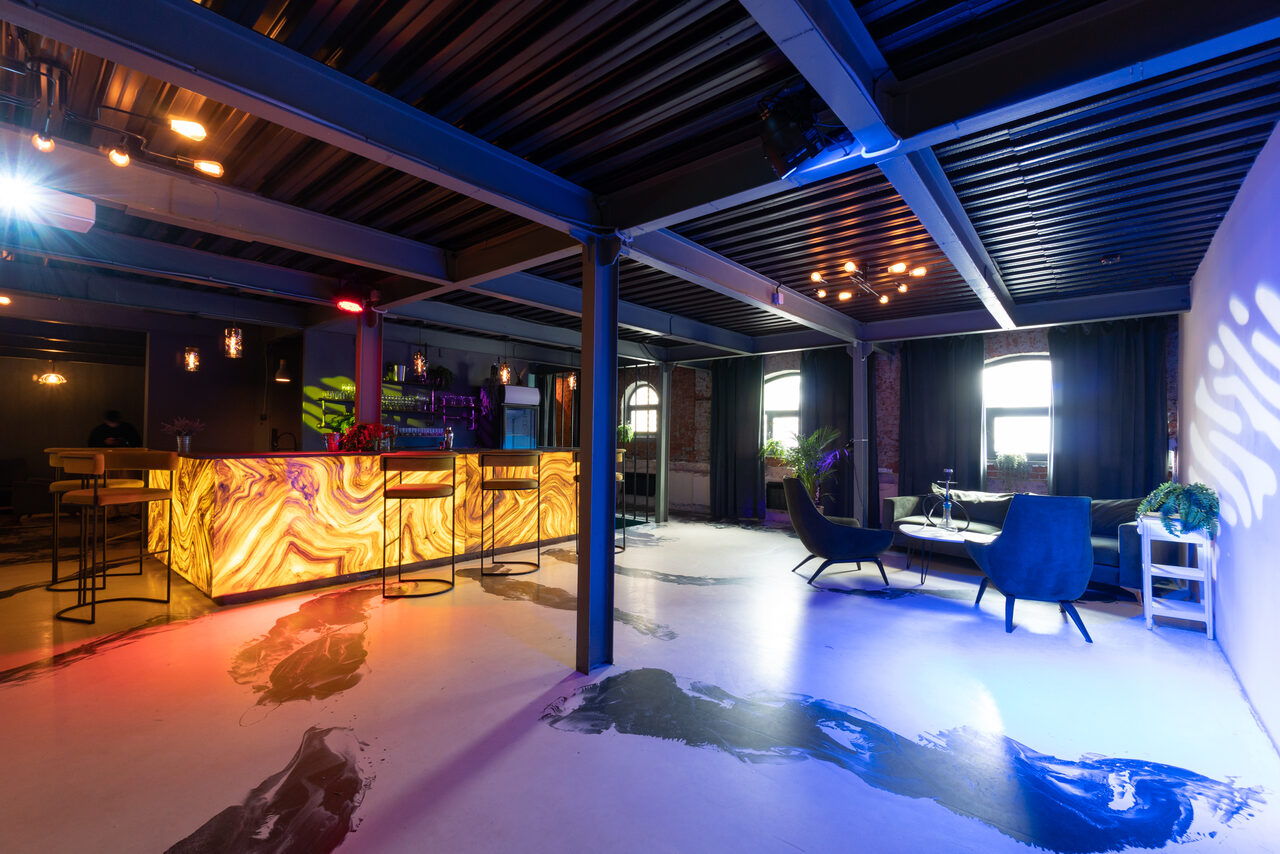 Арендовать Стилизованный двухэтажный лофт