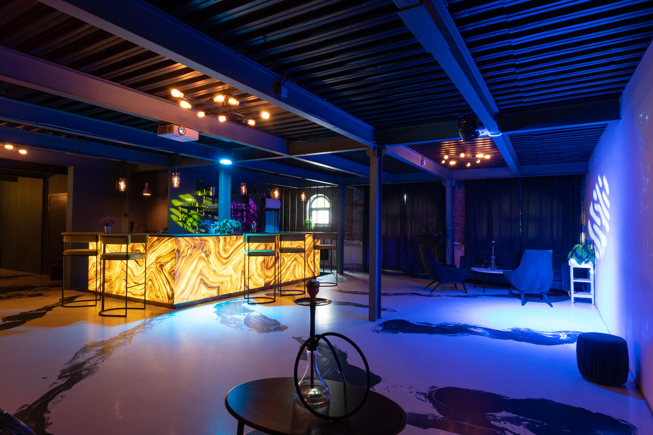 Арендовать Стилизованный двухэтажный лофт