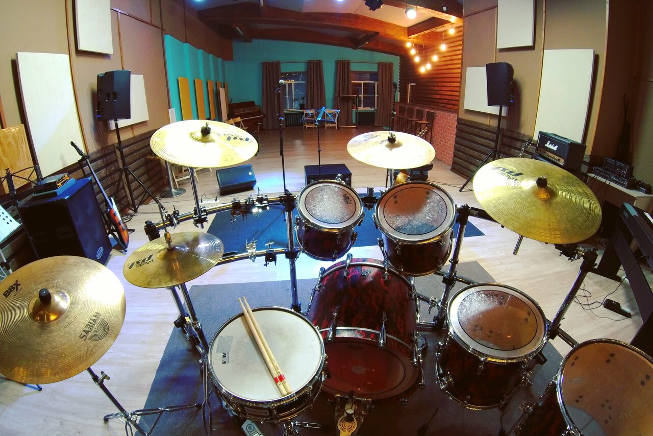 Арендовать Лофт с музыкальным оборудованием