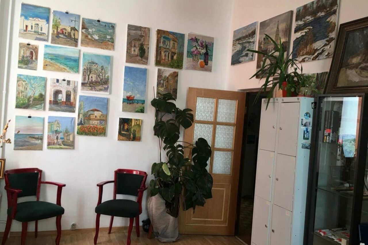 Арендовать Помещение стилизованное картинами в центре Москвы