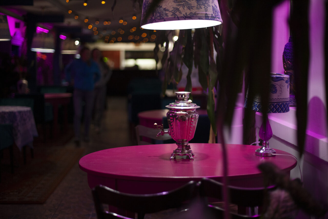 Арендовать Индийский лофт-сад с тропическими растениями