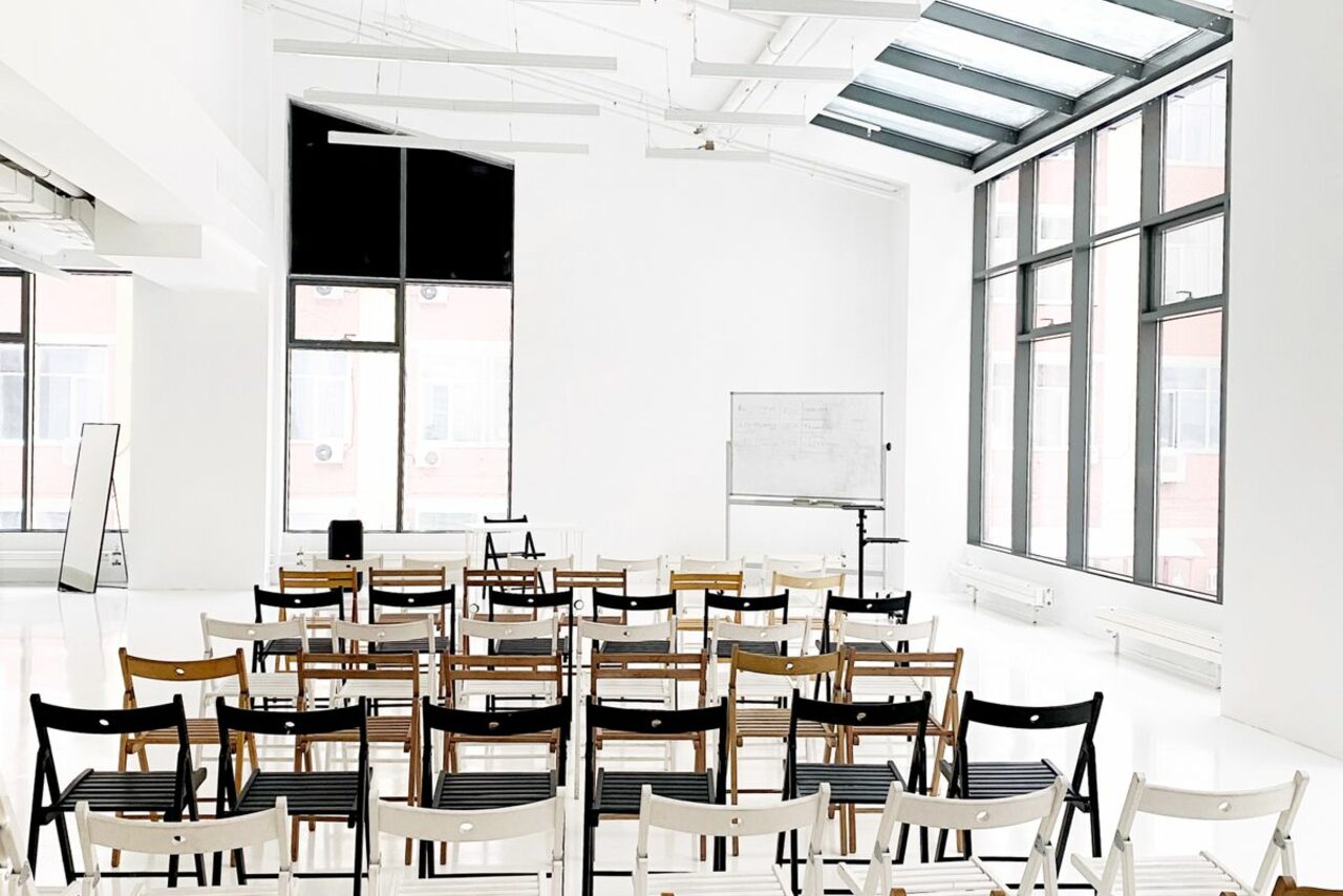 Арендовать Prostranstvo. Белый лофт для фотосессий и видеосъёмок