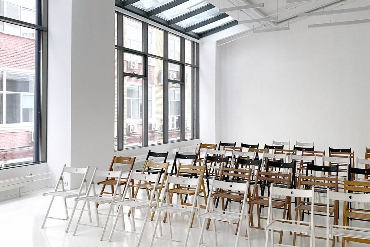 Арендовать Prostranstvo. Белый лофт для фотосессий и видеосъёмок