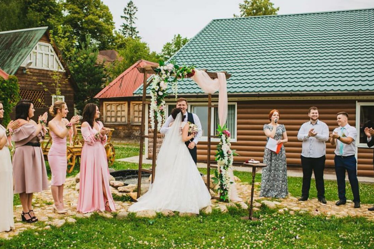 Арендовать Светлый банкетный зал