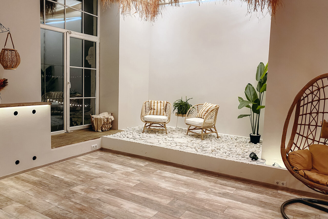 Арендовать East Side Studio. Светлый двухуровневый лофт