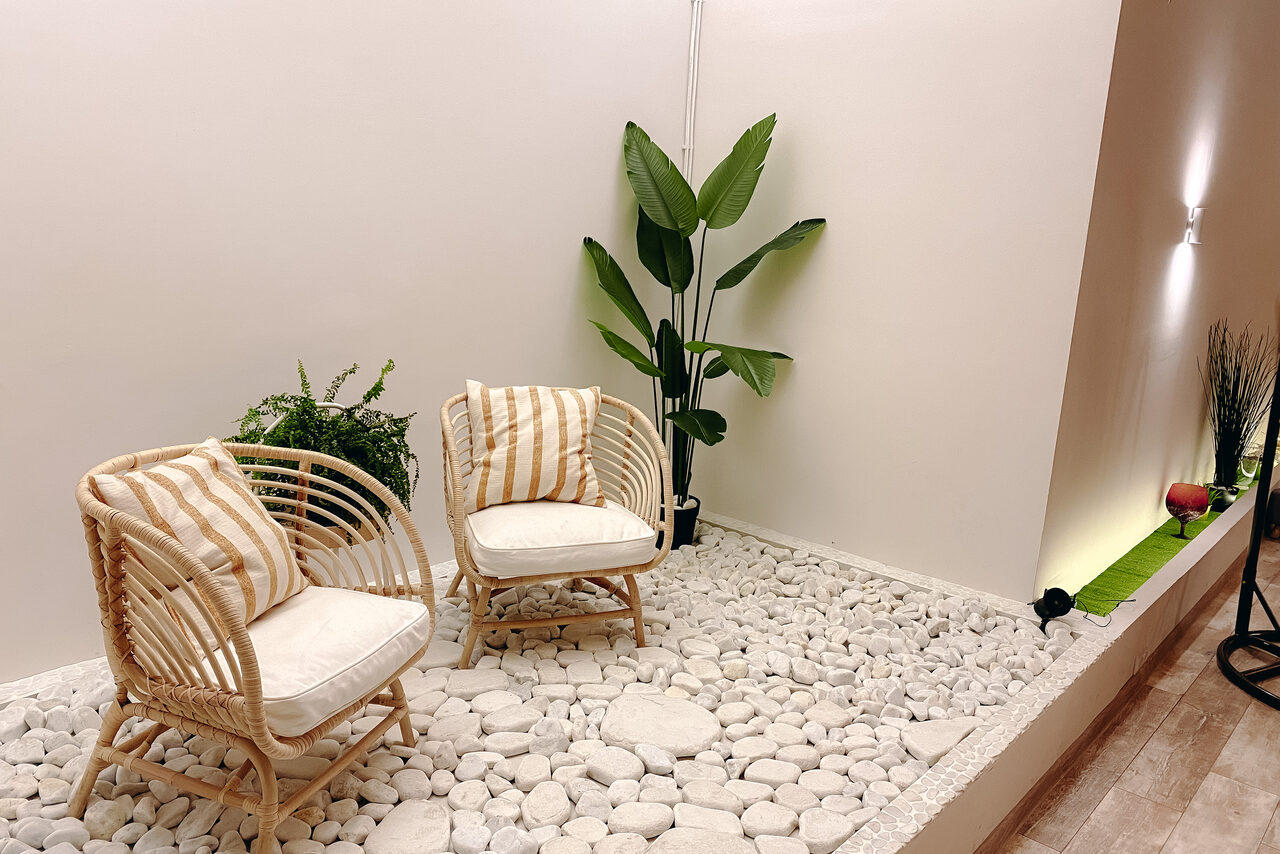 Арендовать East Side Studio. Светлый двухуровневый лофт