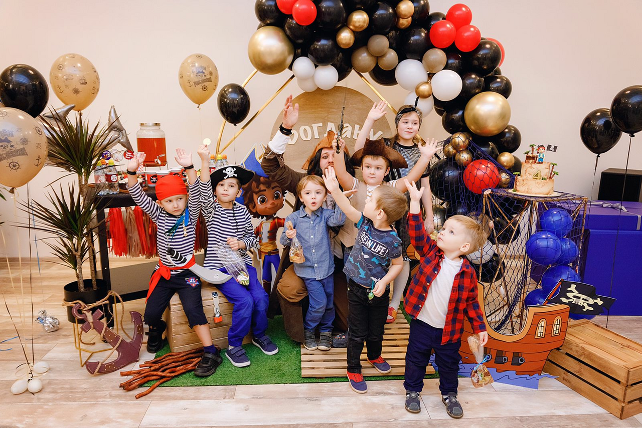 Арендовать East Side Studio. Светлый двухуровневый лофт