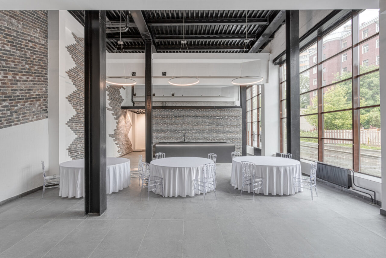 Арендовать Просторный белый лофт для различных мероприятий 