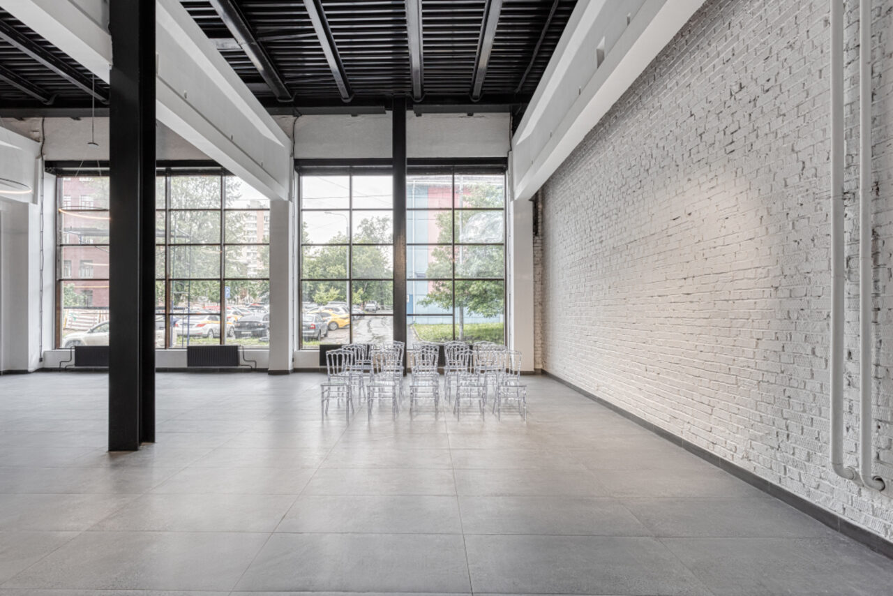 Арендовать Просторный белый лофт для различных мероприятий 