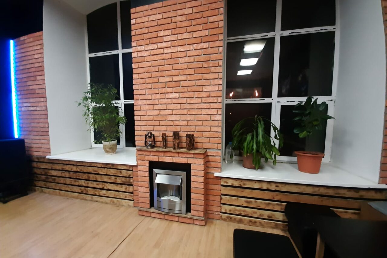 Арендовать Loft City Мини-лофт с камином