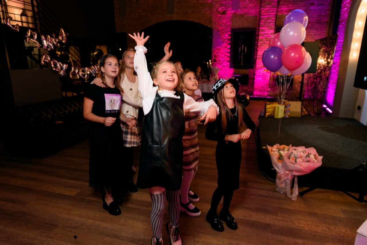 Арендовать Просторный лофт с кухней для детских мероприятий 