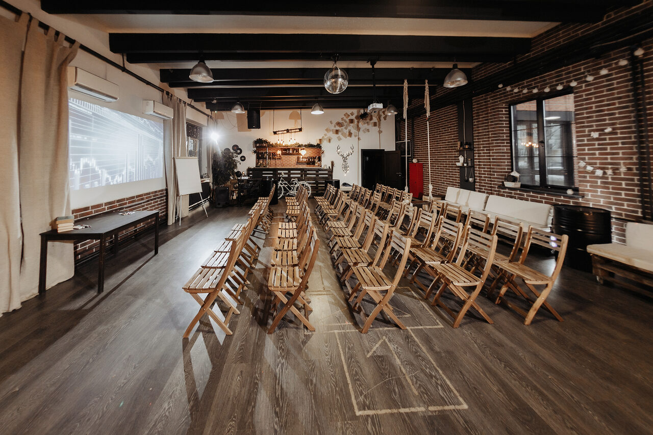 Арендовать Rii Lee Loft. Лофт для деловых мероприятий 