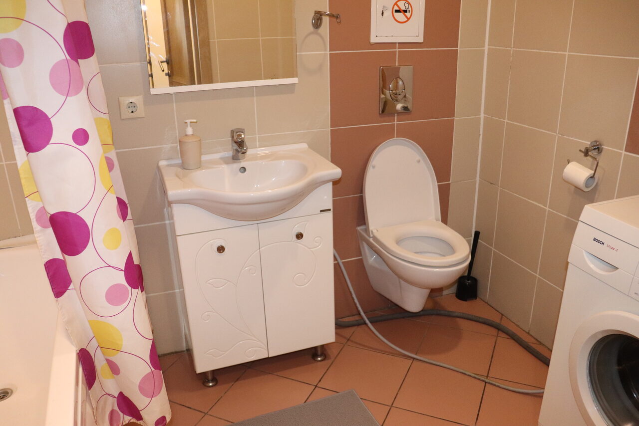 Арендовать Трёхкомнатная квартира-студия