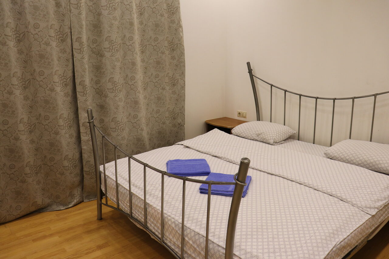 Арендовать Трёхкомнатная квартира-студия