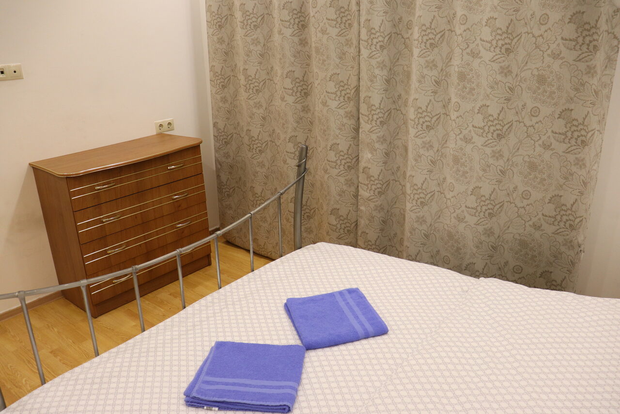 Арендовать Трёхкомнатная квартира-студия