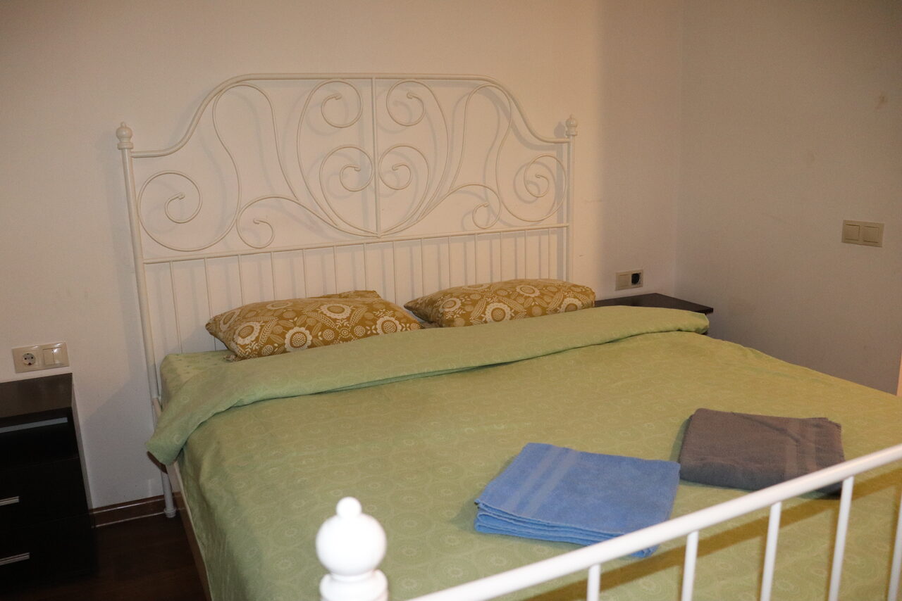 Арендовать Трёхкомнатная квартира-студия