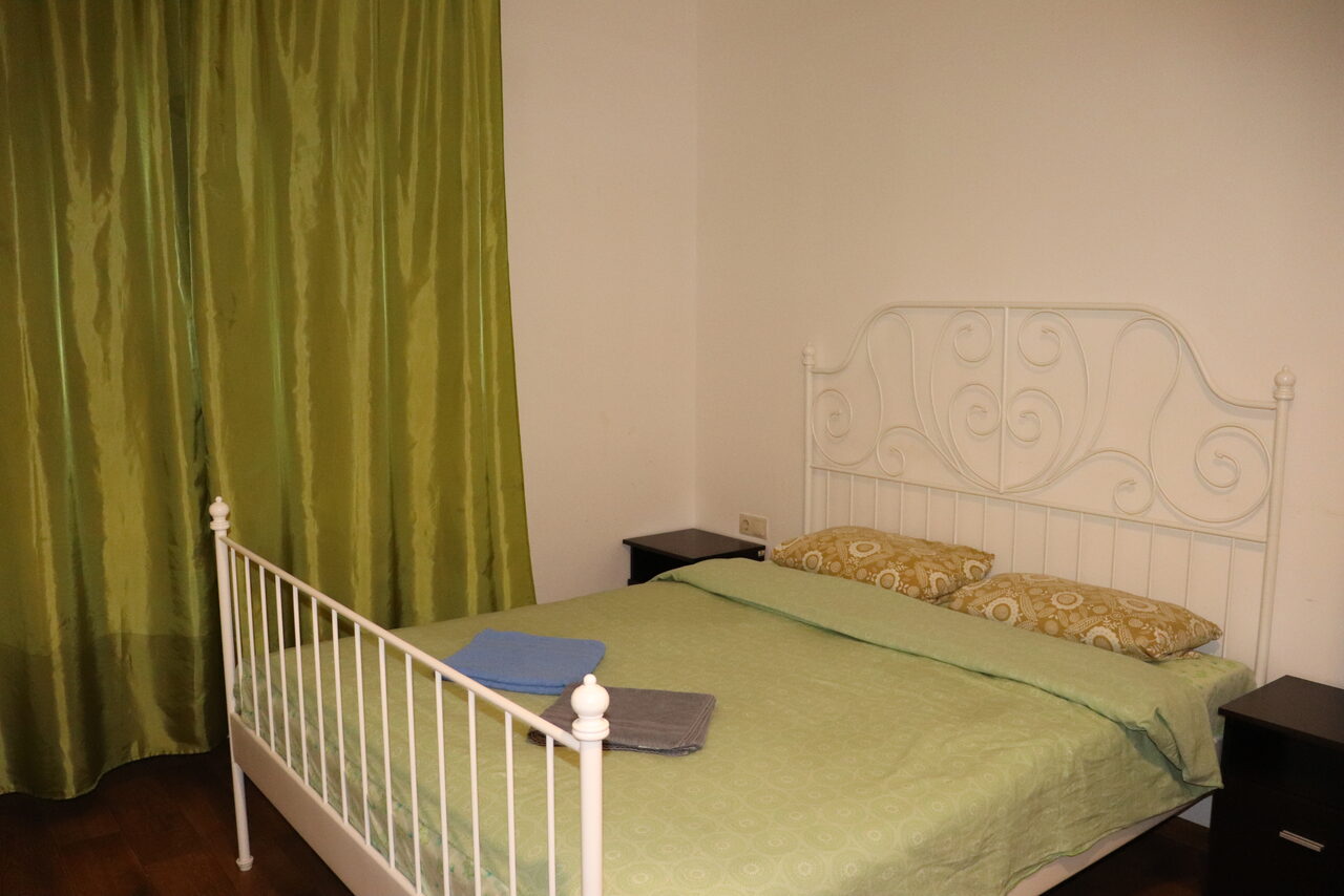 Арендовать Трёхкомнатная квартира-студия