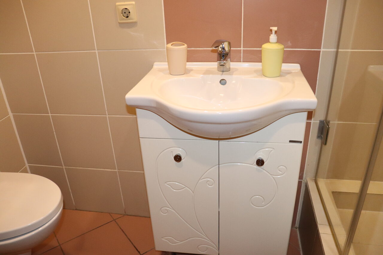 Арендовать Трёхкомнатная квартира-студия