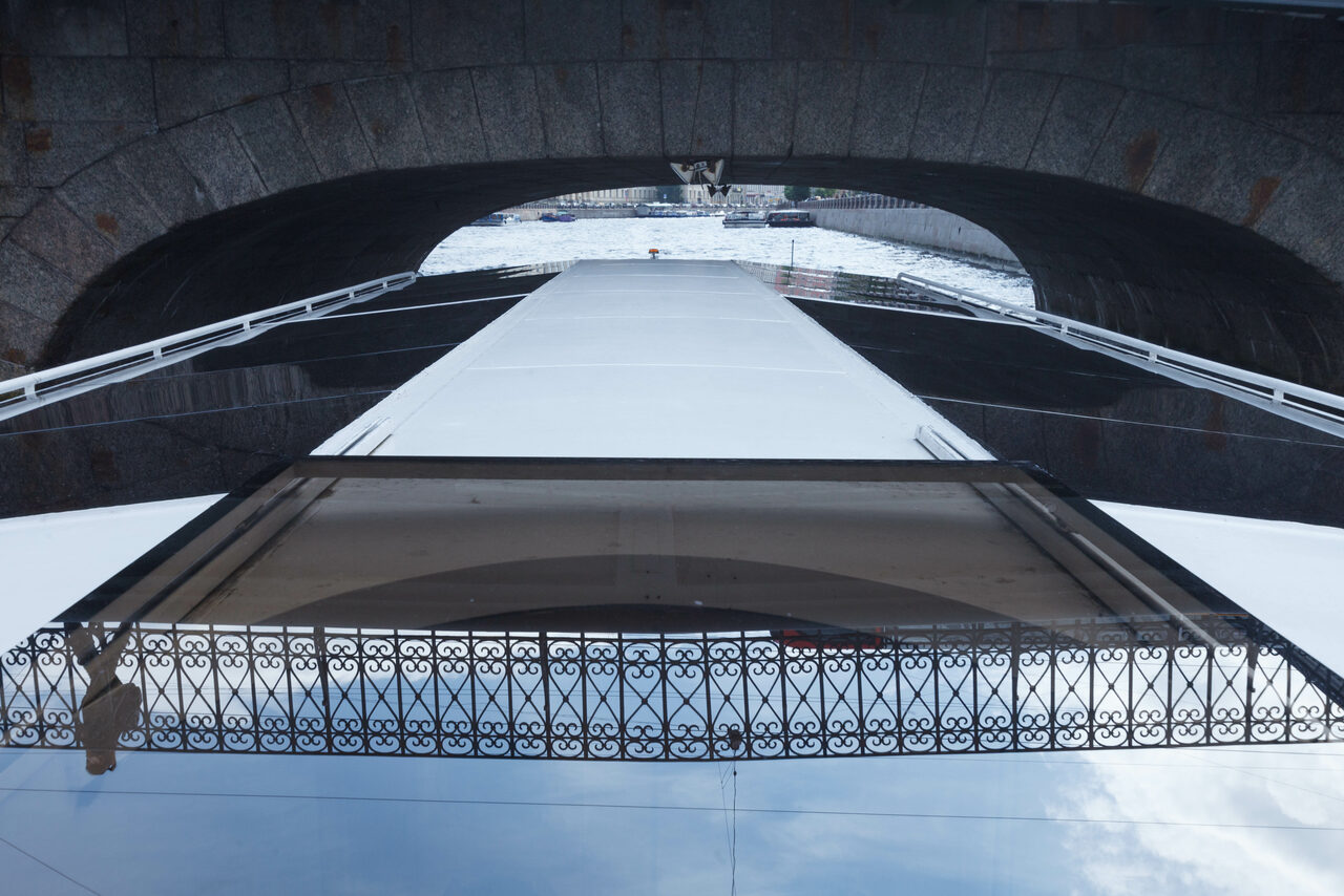 Арендовать Теплоход бизнес класса