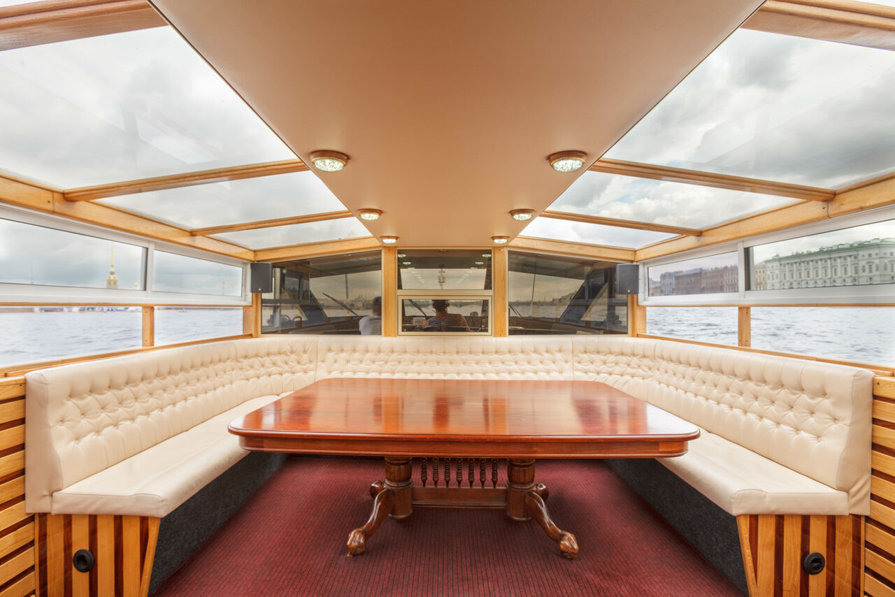 Арендовать Теплоход бизнес класса