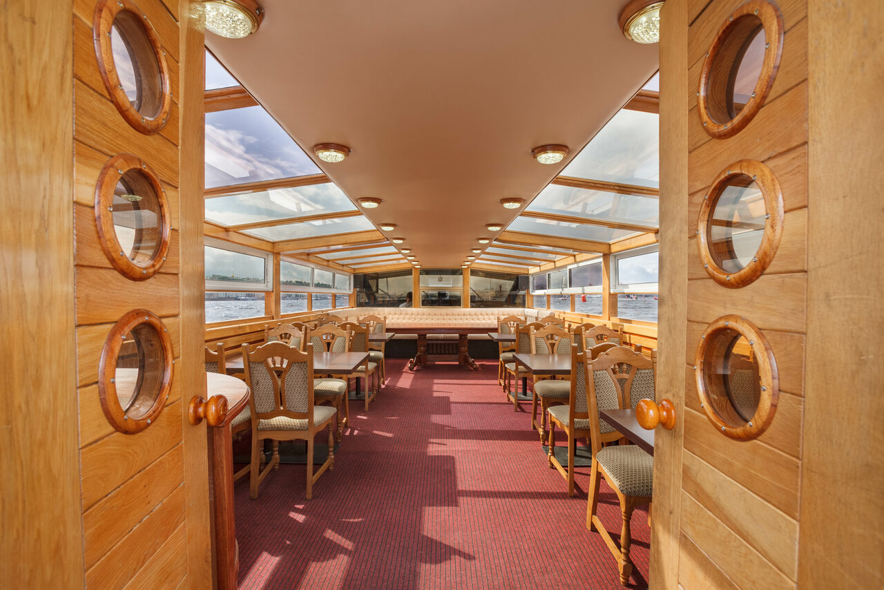 Арендовать Теплоход бизнес класса