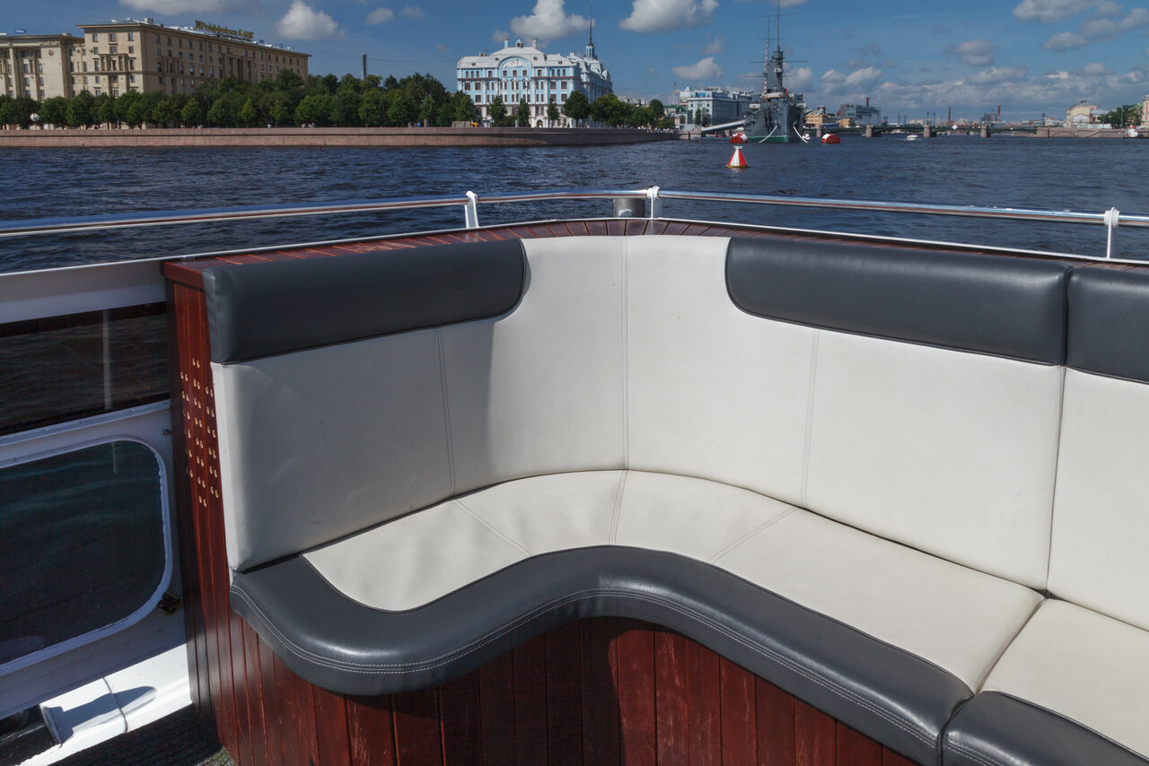 Арендовать Теплоход премиум класса