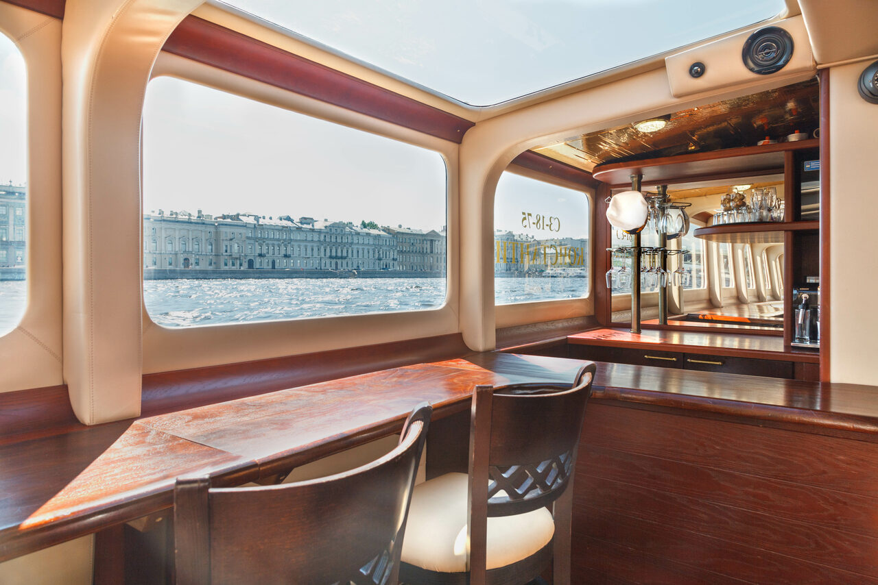 Арендовать Теплоход премиум класса