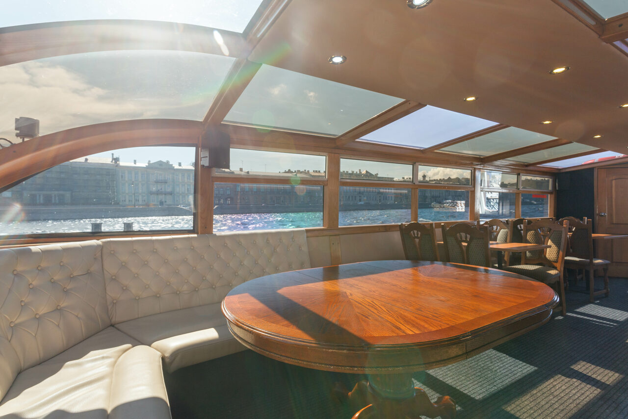 Арендовать Комфортабельный теплоход